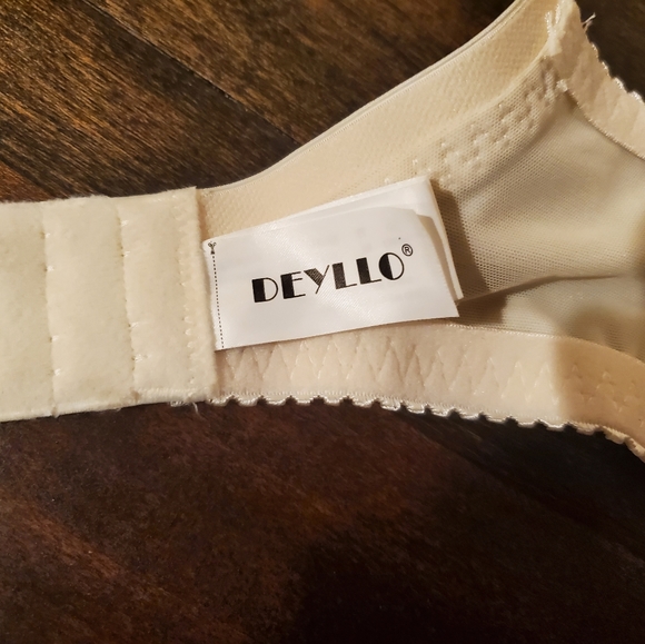 Cream Lace Unlined Bra (34DDD) - Picture 3 of 4